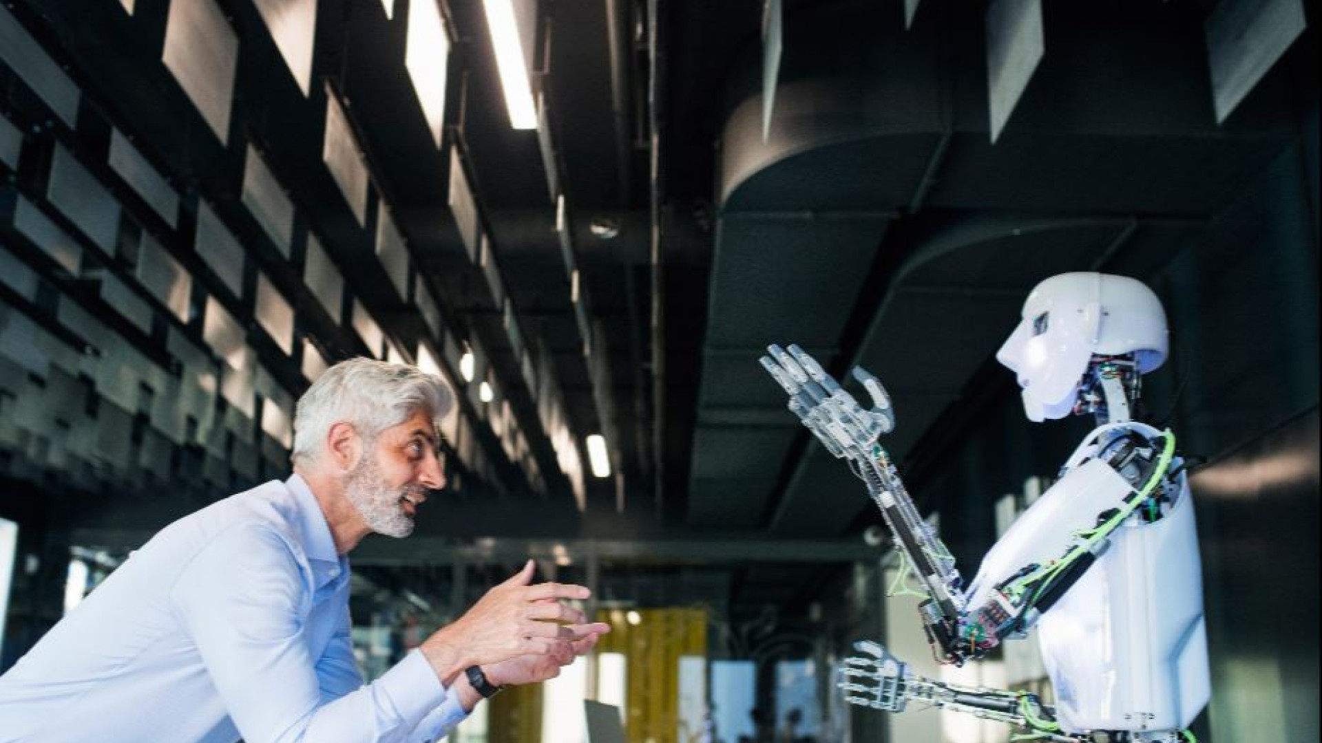 Immagine di Capire l'Intelligenza artificiale? Prima cerchiamo di capire chi siamo noi