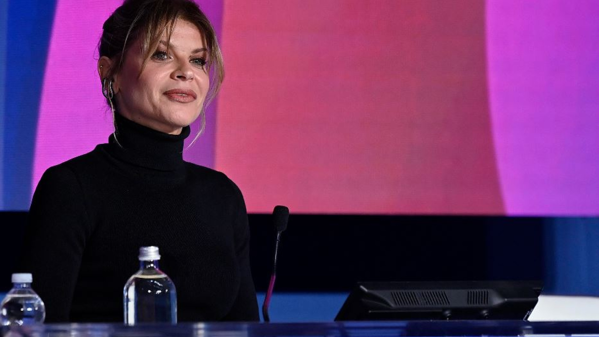 Immagine di Alessandra Amoroso: «Travolta dall'odio social, ora sono risalita»