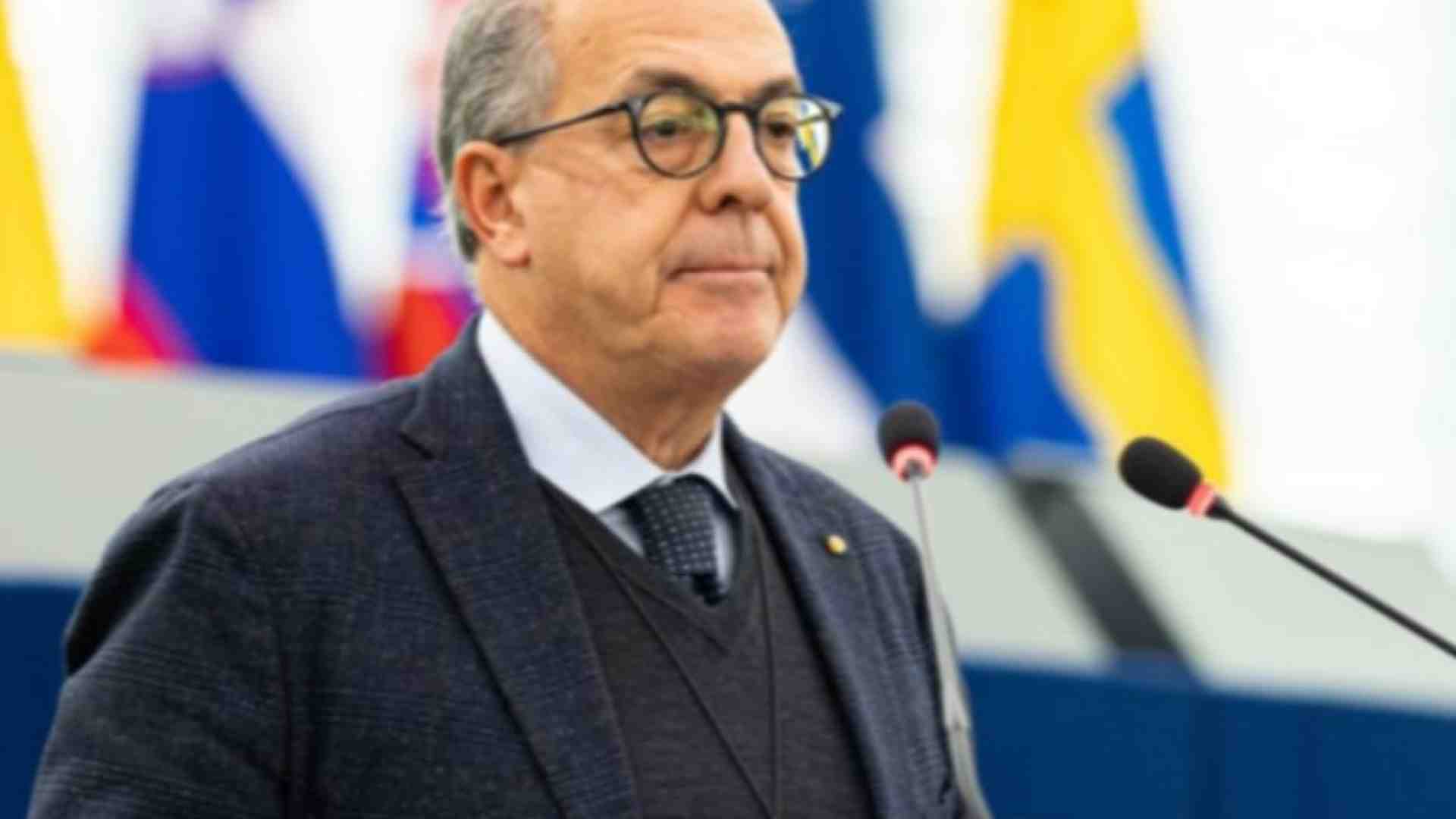 Immagine di De Castro: «Criminalizzare gli agricoltori è stato un errore politico»