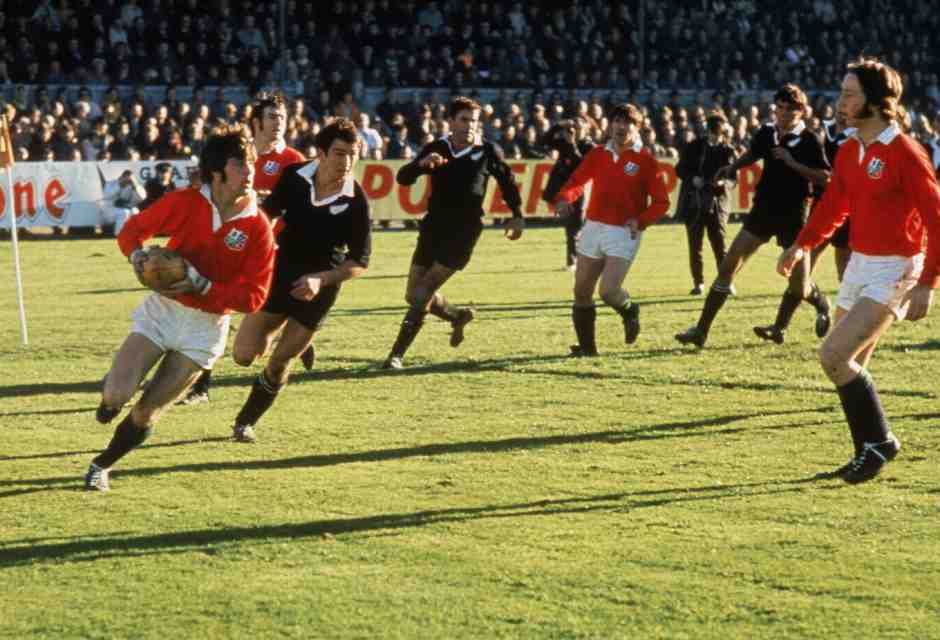Barry John con la maglia dei British Lions contro gli All Black nel 1971 (foto Getty Images)&nbsp;<br />
