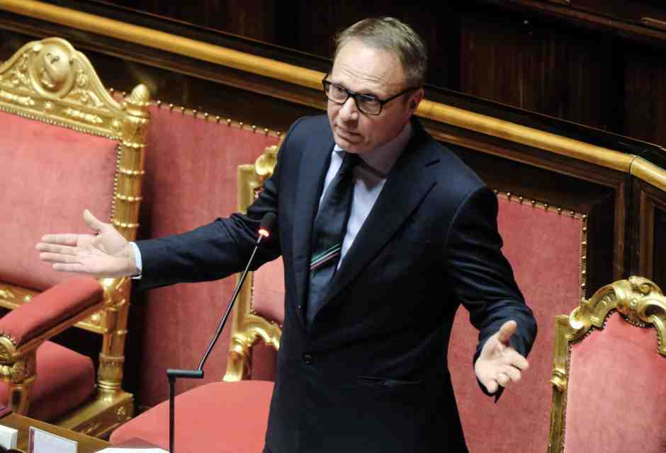 La "Lollotassa". Il governo tassa pure i trattori fermi. E ora è corsa all'emendamento (per rimediare)
