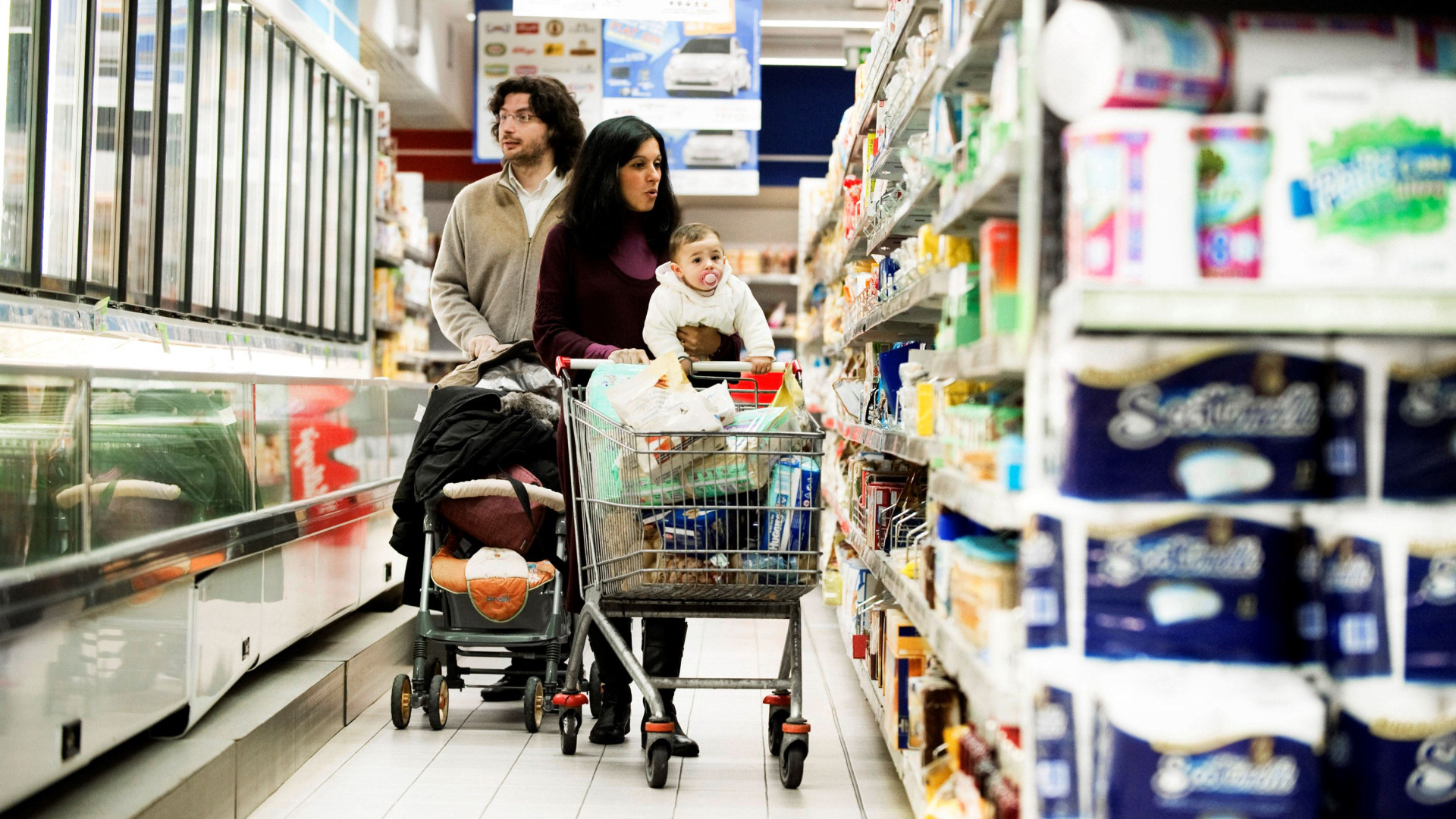 Immagine di Effetto del carovita: meno acquisti, ma sale la spesa. Boom dei discount