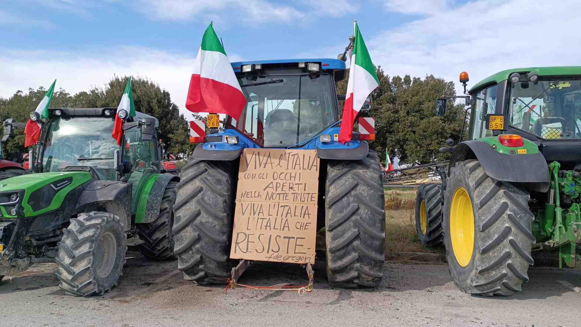 Immagine di La sua constituency borbotta, ma la destra finge di stare all’opposizione