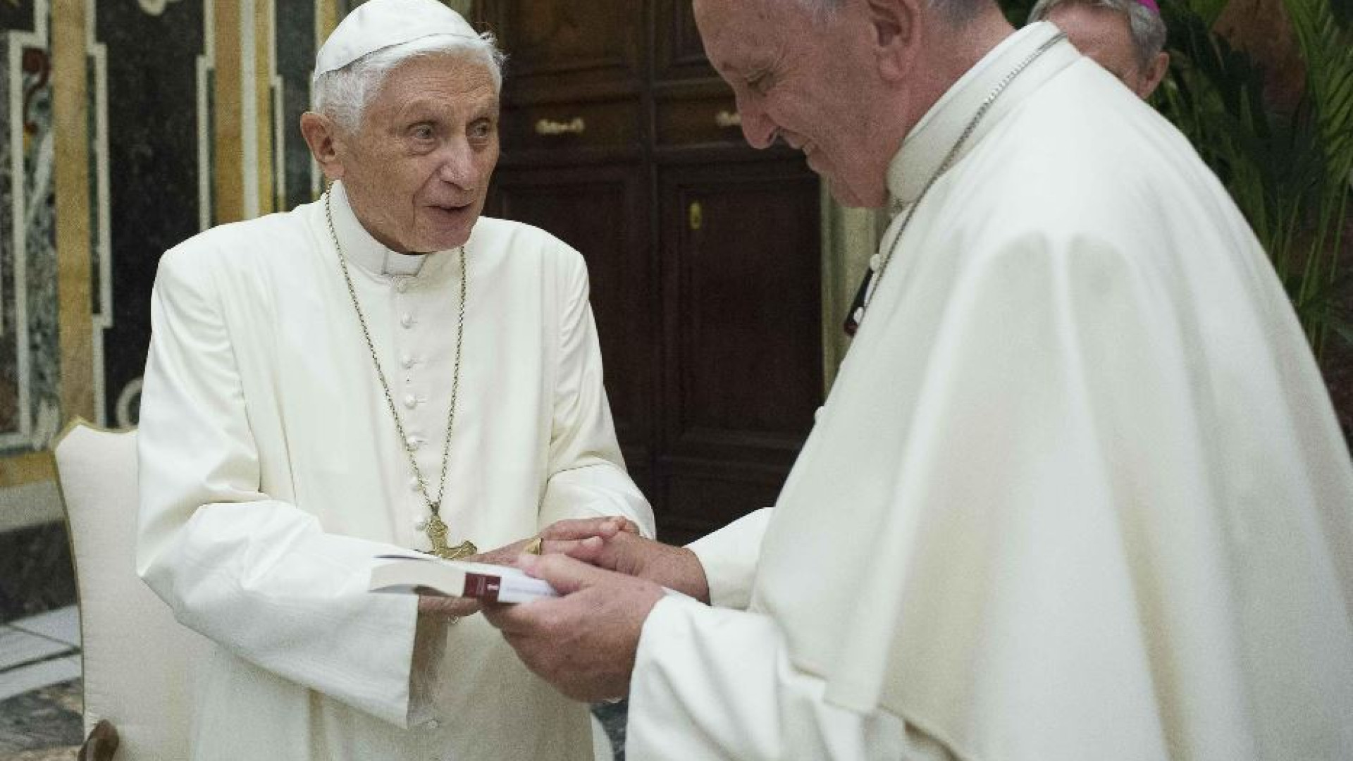 Immagine di Francesco: «Vi racconto i miei quasi dieci anni accanto a Benedetto XVI»