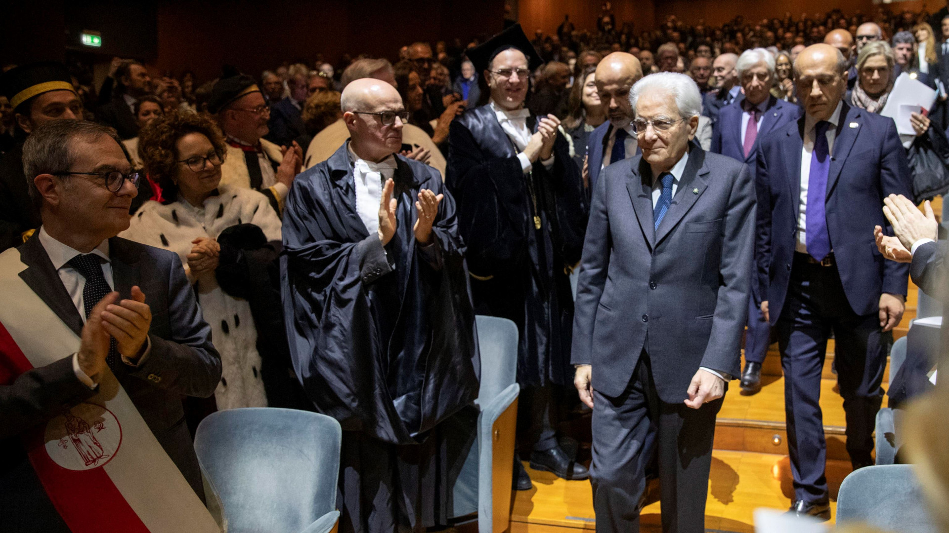 Immagine di Mattarella: l'umanità ha sfide comuni ma perde tempo a distruggersi