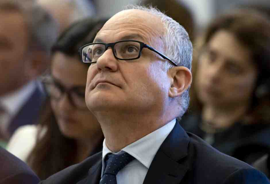 Il sindaco Pd di Roma, Roberto Gualtieri (Ansa)