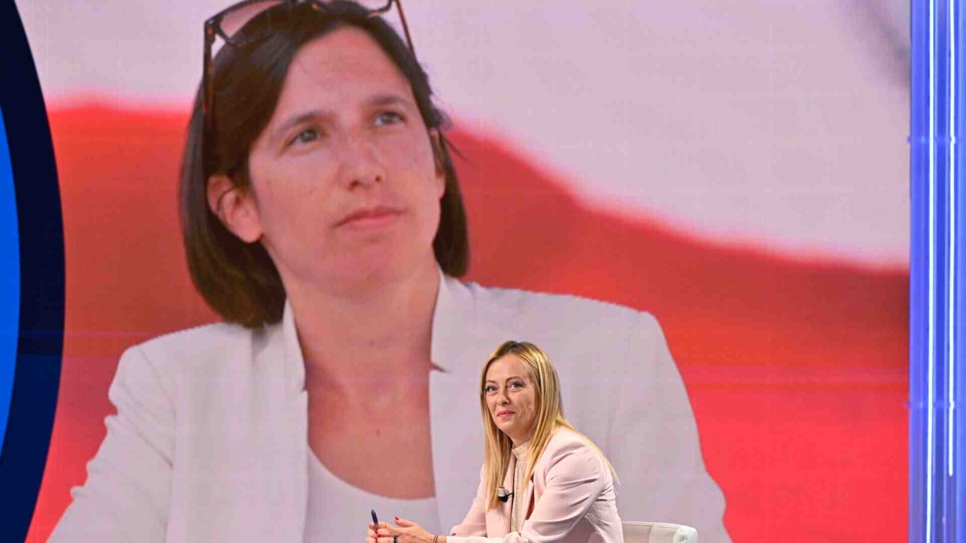Immagine di Il confronto tv tra Giorgia Meloni ed Elly Schlein non solo si farà, ma raddoppia