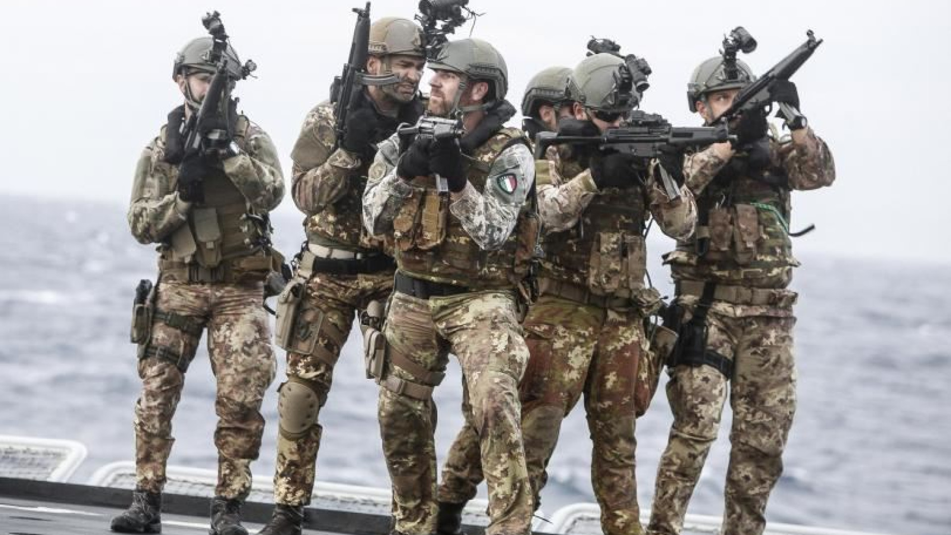 Immagine di Diecimila volontari: il centrodestra prepara la «riserva militare»