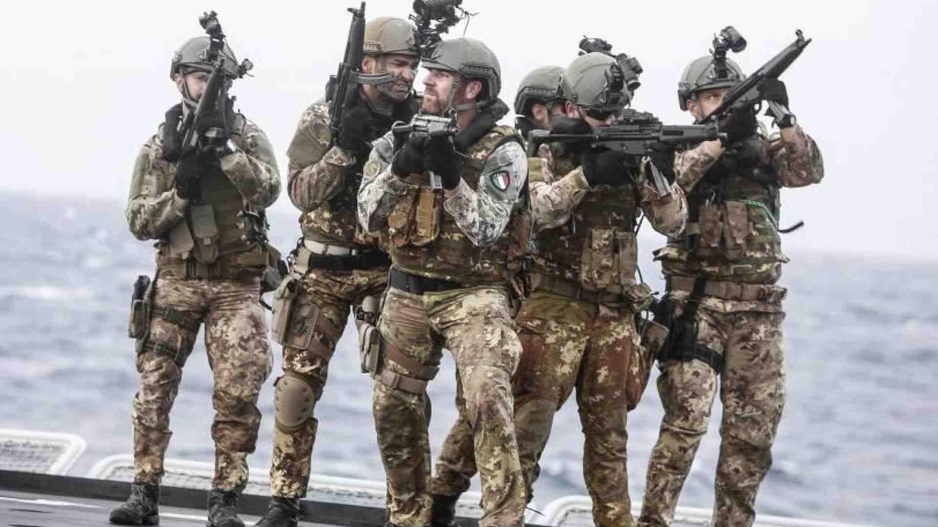 Immagine di Diecimila volontari: il centrodestra prepara la «riserva militare»