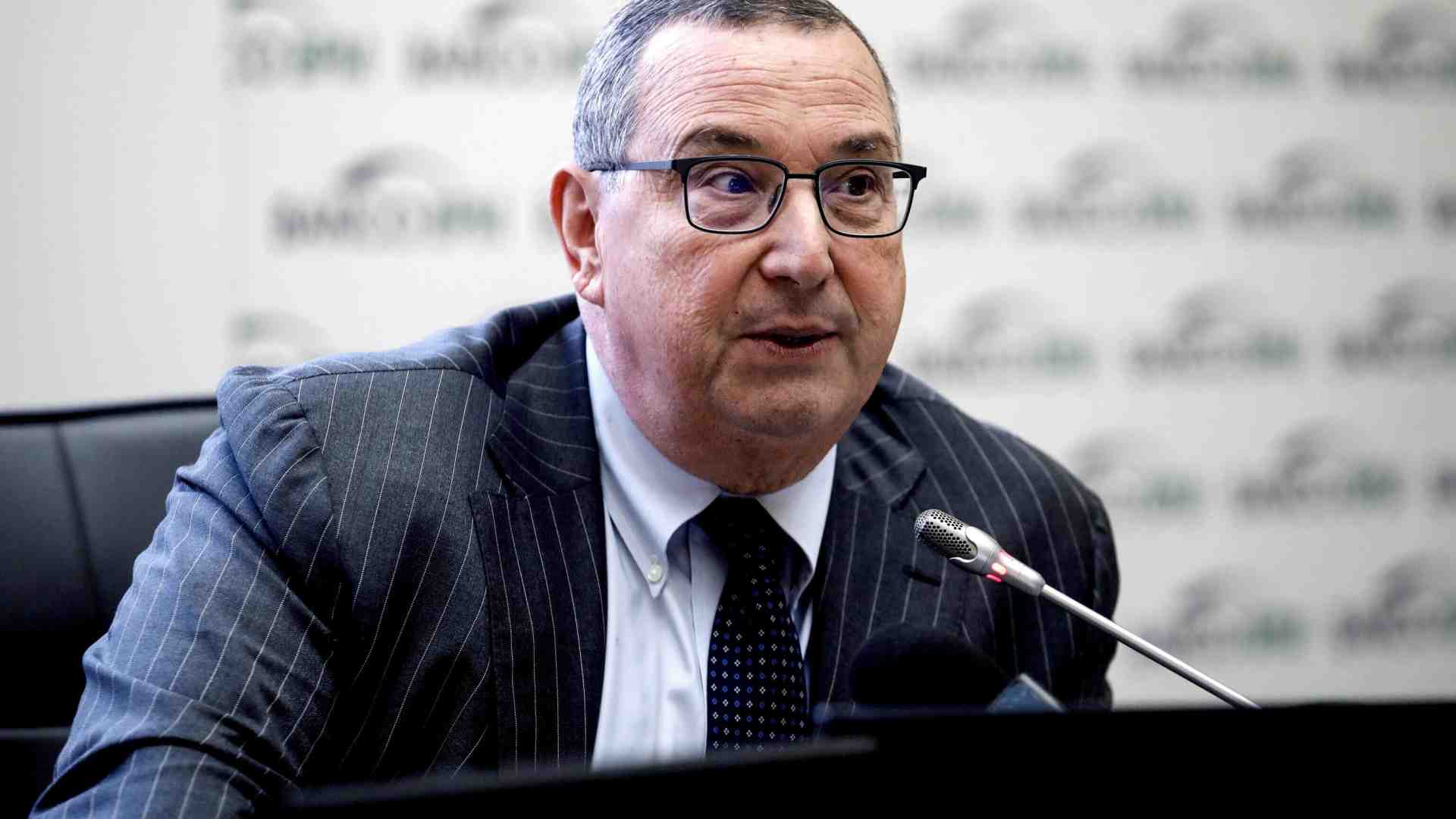 Immagine di Nuove prove di terzo polo bancario