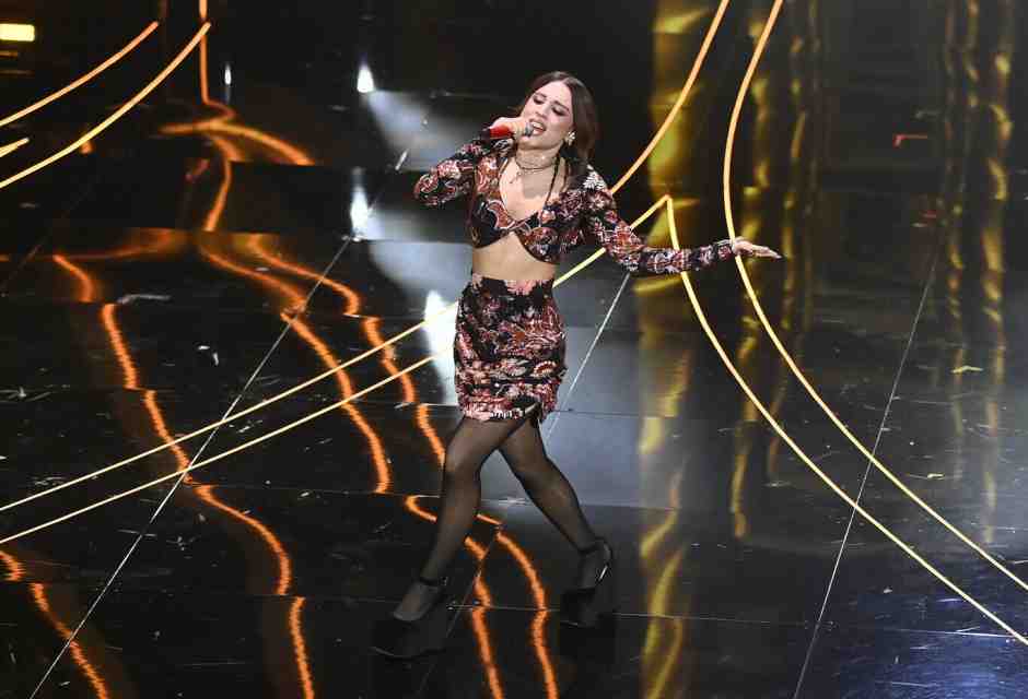 Angelina Mango sul palco del Festival di Sanremo (foto LaPresse)&nbsp;<br />