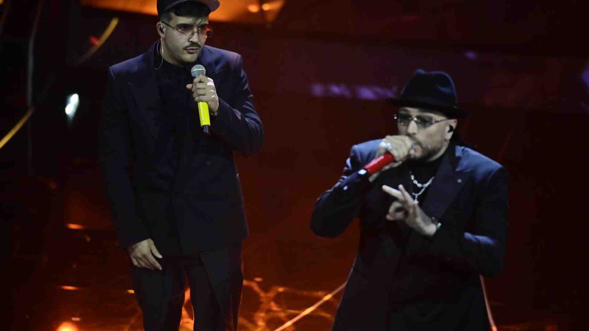 Immagine di I duetti risvegliano Sanremo. Altra serata interminabile ma con qualche perla