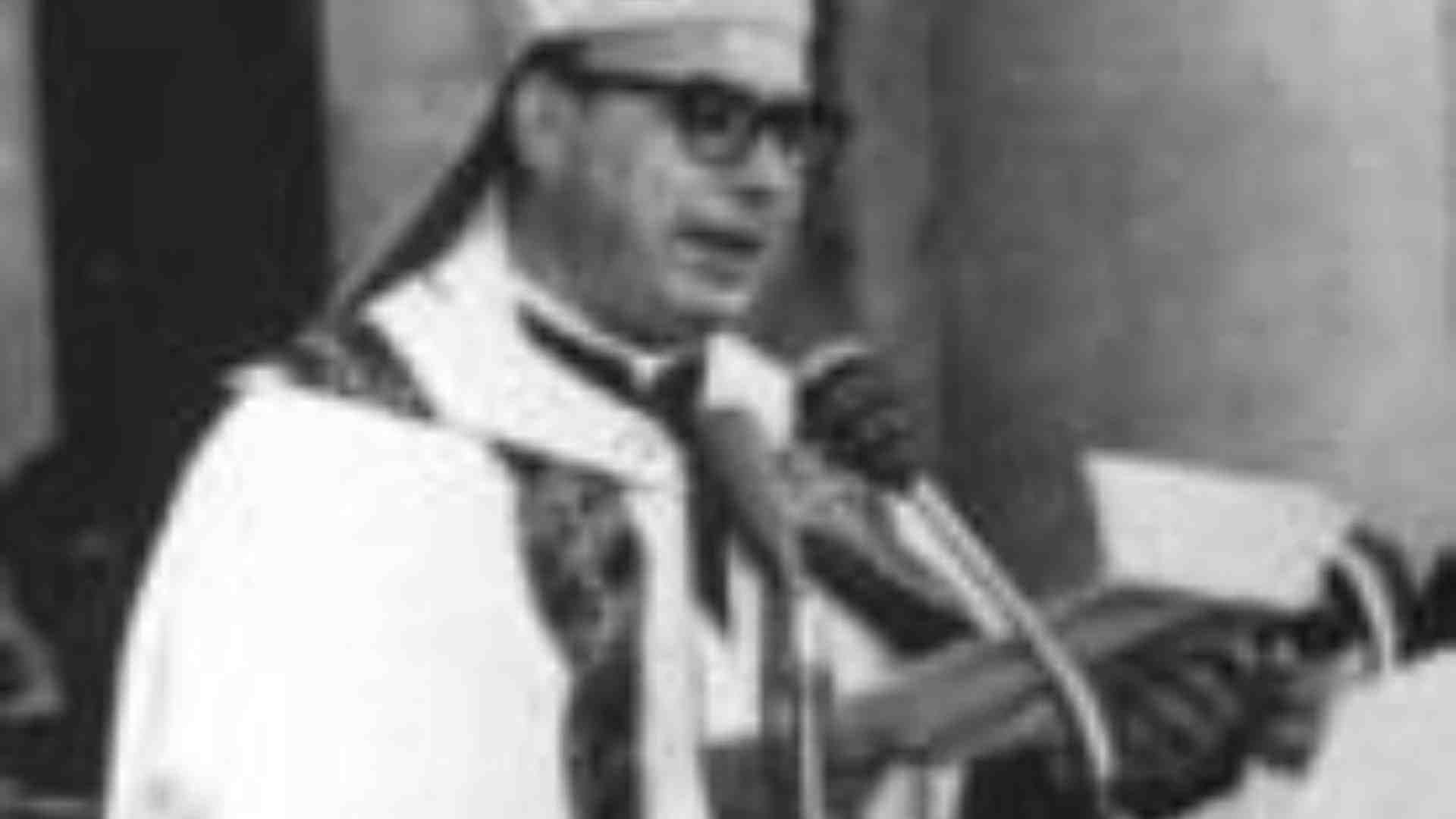 Immagine di Papa Francesco: vi racconto la semplicità di Angelelli, vescovo martire