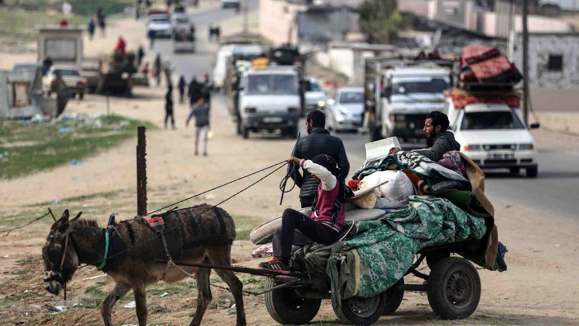 Immagine di I vertici dell'intelligence israeliana al Cairo. Biden: "Lavoriamo a una tregua di 6 settimane"