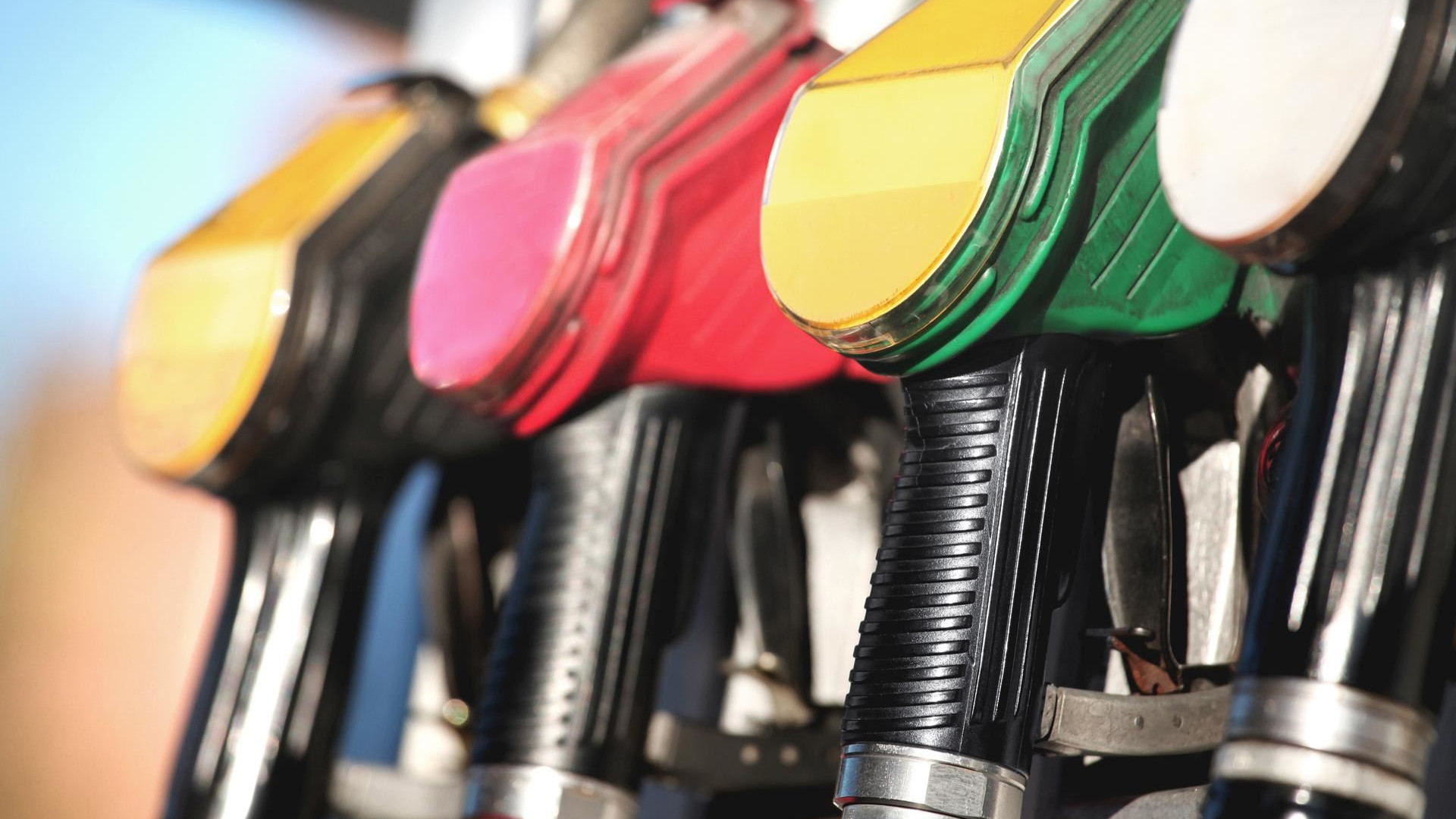 Immagine di Quasi 71 miliardi per fare benzina: il fisco ringrazia