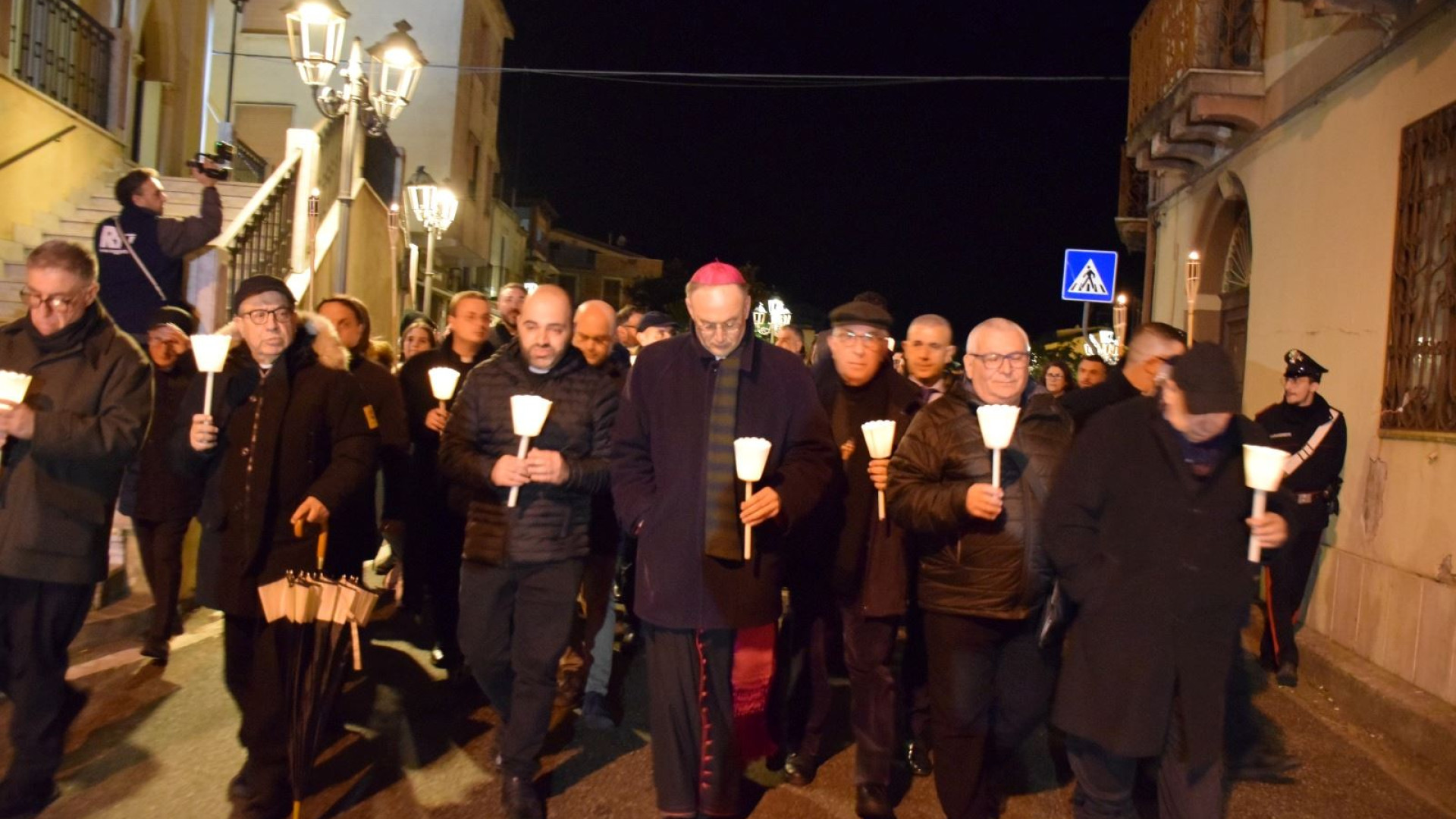 Immagine di Preti minacciati, la solidarietà delle comunità