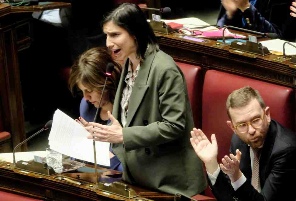 Schlein chiama Meloni: alla Camera passa l'impegno per il cessate il fuoco presentato dal Pd