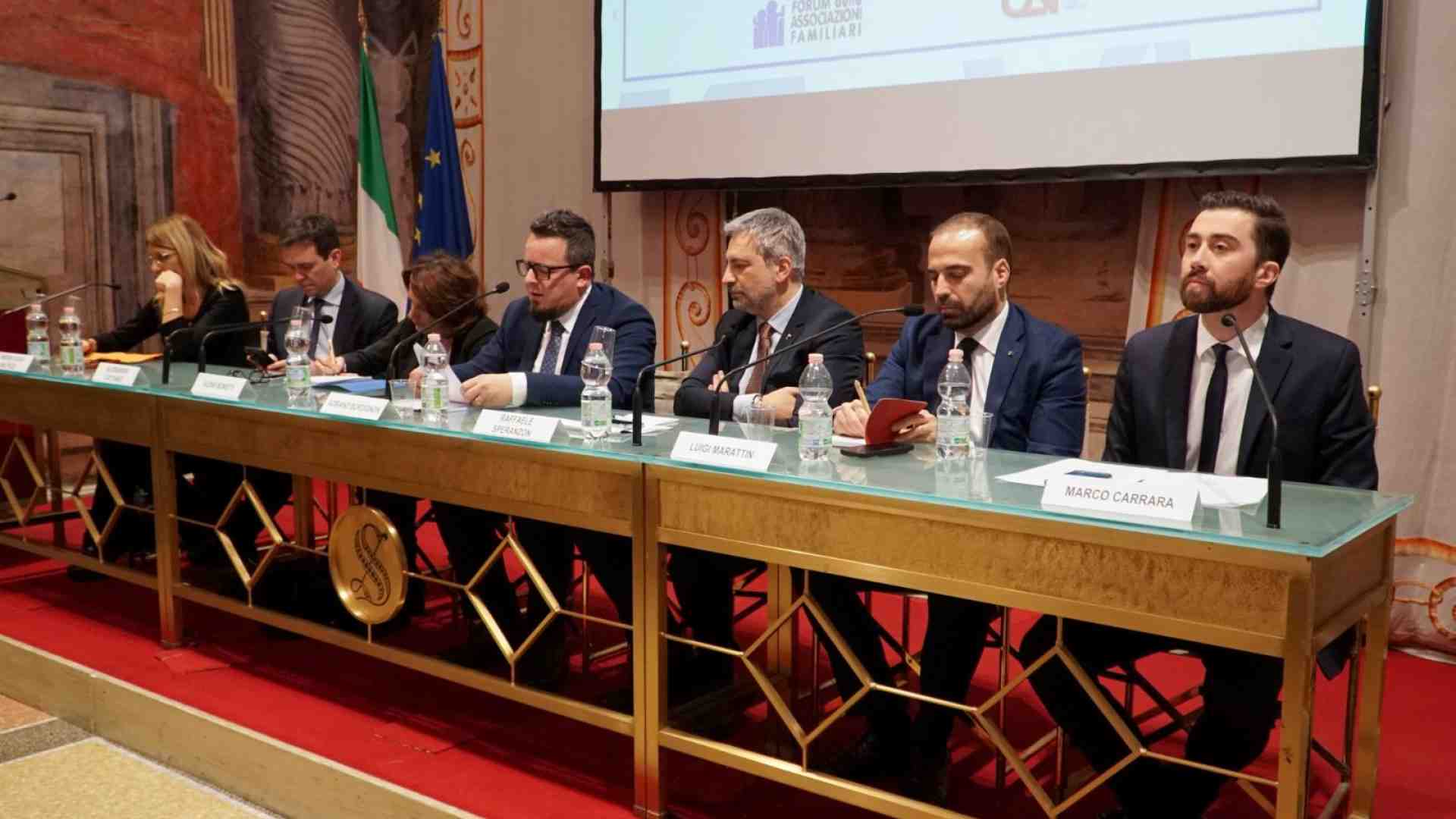 Immagine di Per tornare a fare figli «l'assegno unico non basta»