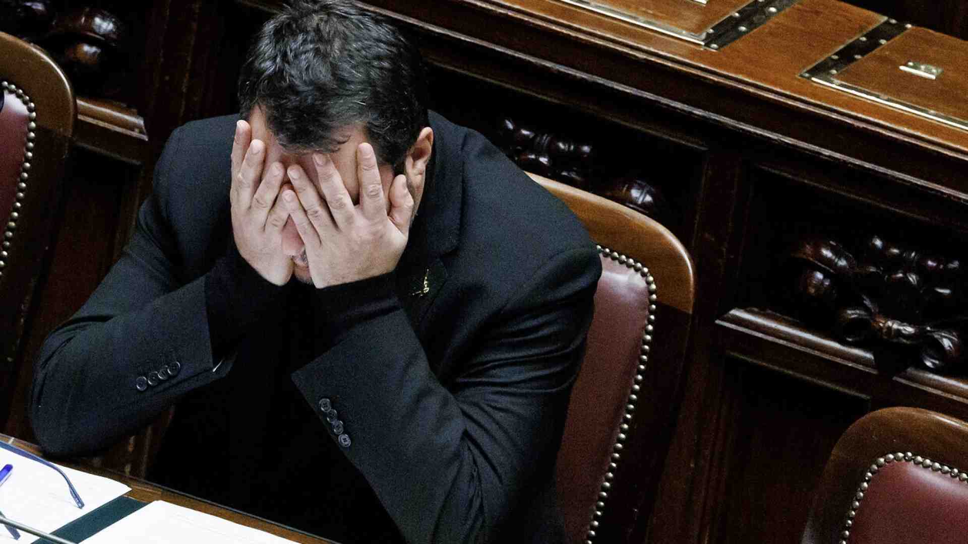 Immagine di Salvini si avvicina a Conte. La Lega sogna Fedriga segretario: "Sembriamo ormai l'Udc"