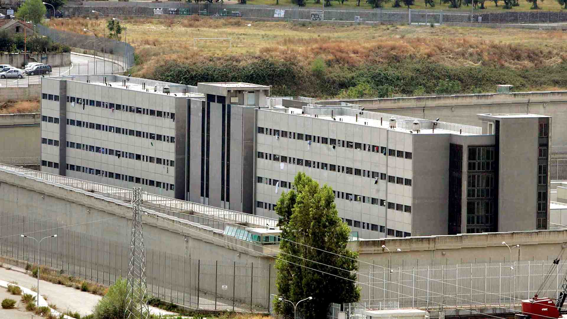 Immagine di Celle colabrodo e troppe vittime, ogni due giorni c'è un suicidio