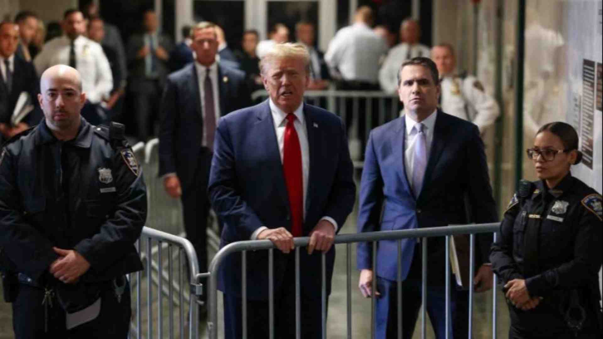 Immagine di Trump, niente affari a New York per 3 anni. E lui attacca: «Farsa totale»