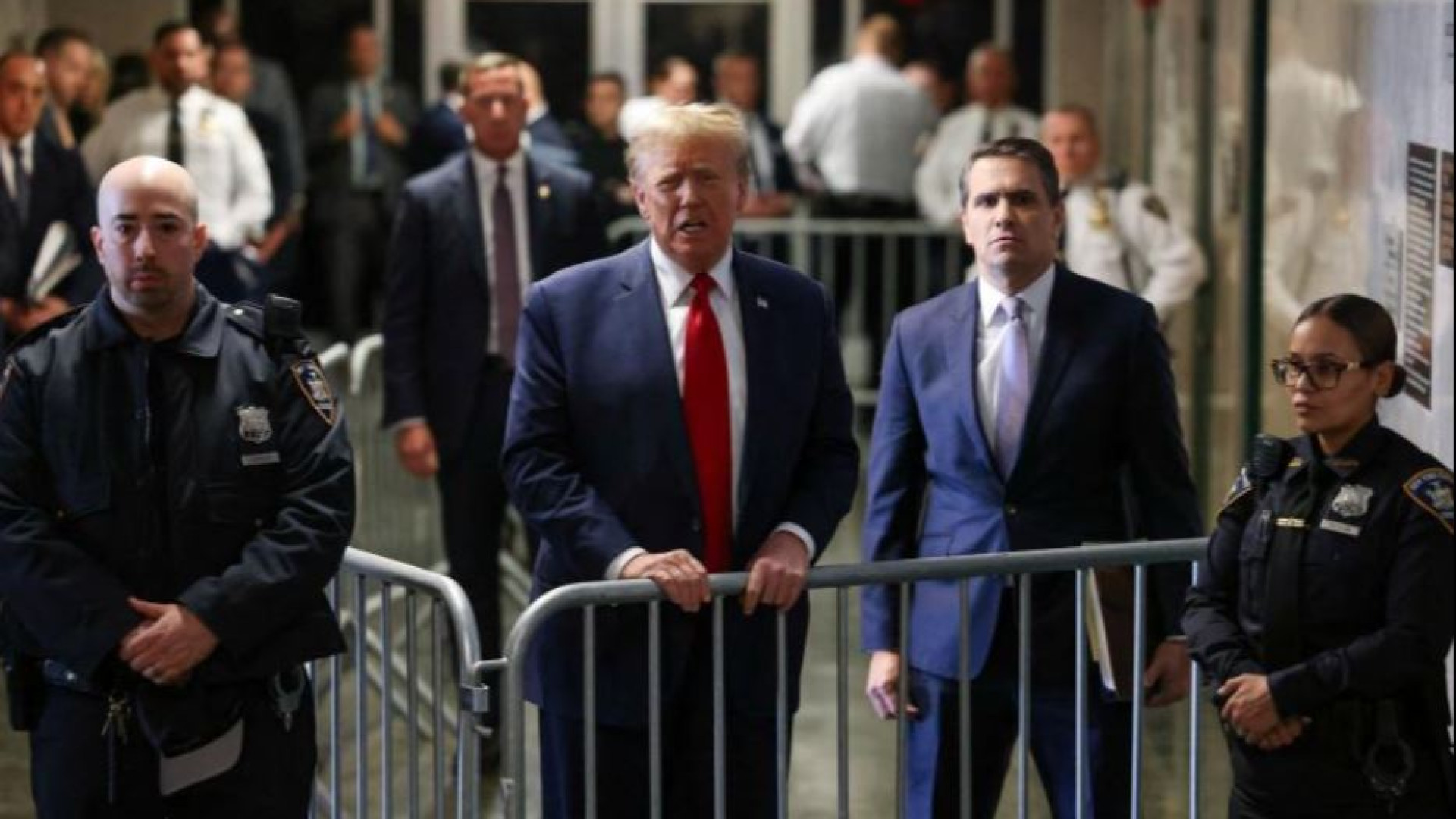 Immagine di Trump, niente affari a New York per 3 anni. E lui attacca: «Farsa totale»