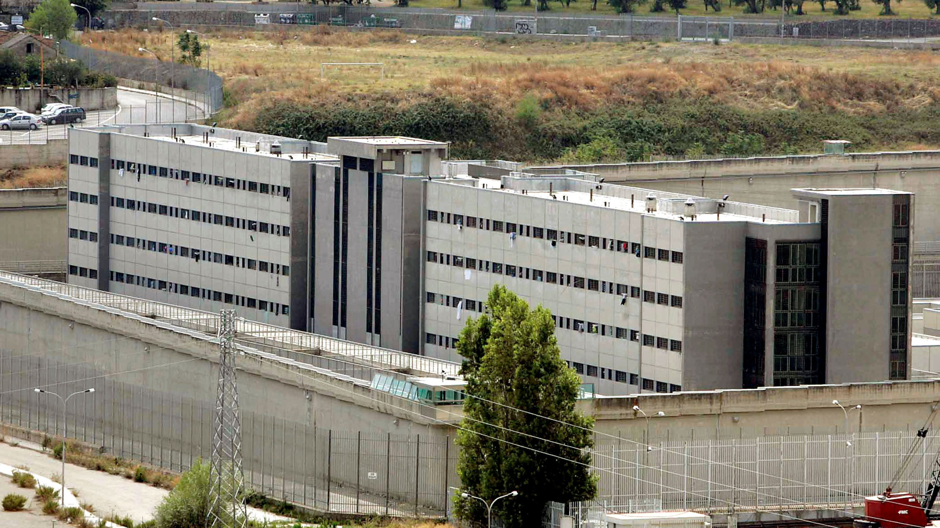 Immagine di Celle colabrodo e troppe vittime, ogni due giorni c'è un suicidio