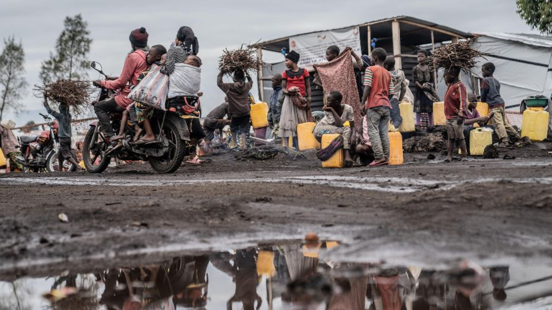 Immagine di Bombe sull'aeroporto a Goma: l'Est del Congo è pronto a riesplodere