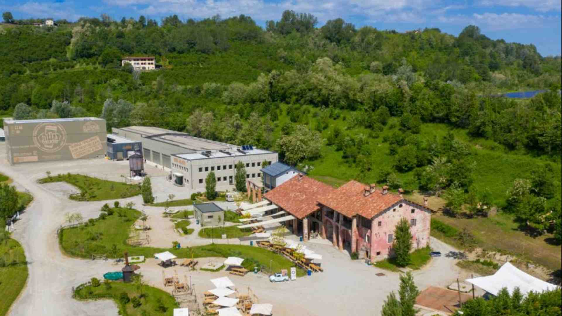 Immagine di Baladin, una birra che racconta storie: «Vogliamo crescere con i nostri fan»