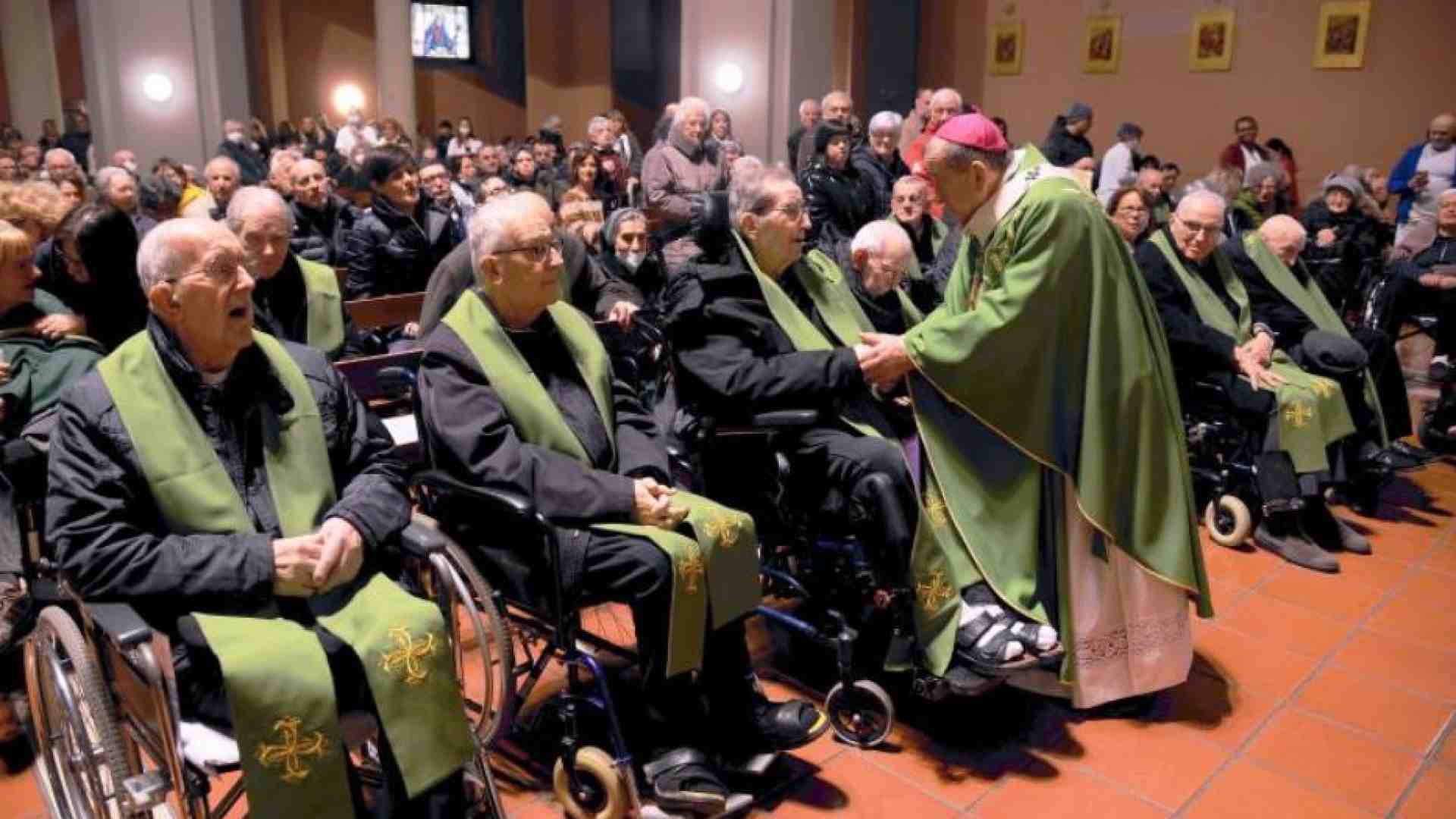 Immagine di Preti per sempre, l’età non conta. Delpini inaugura residenza per anziani