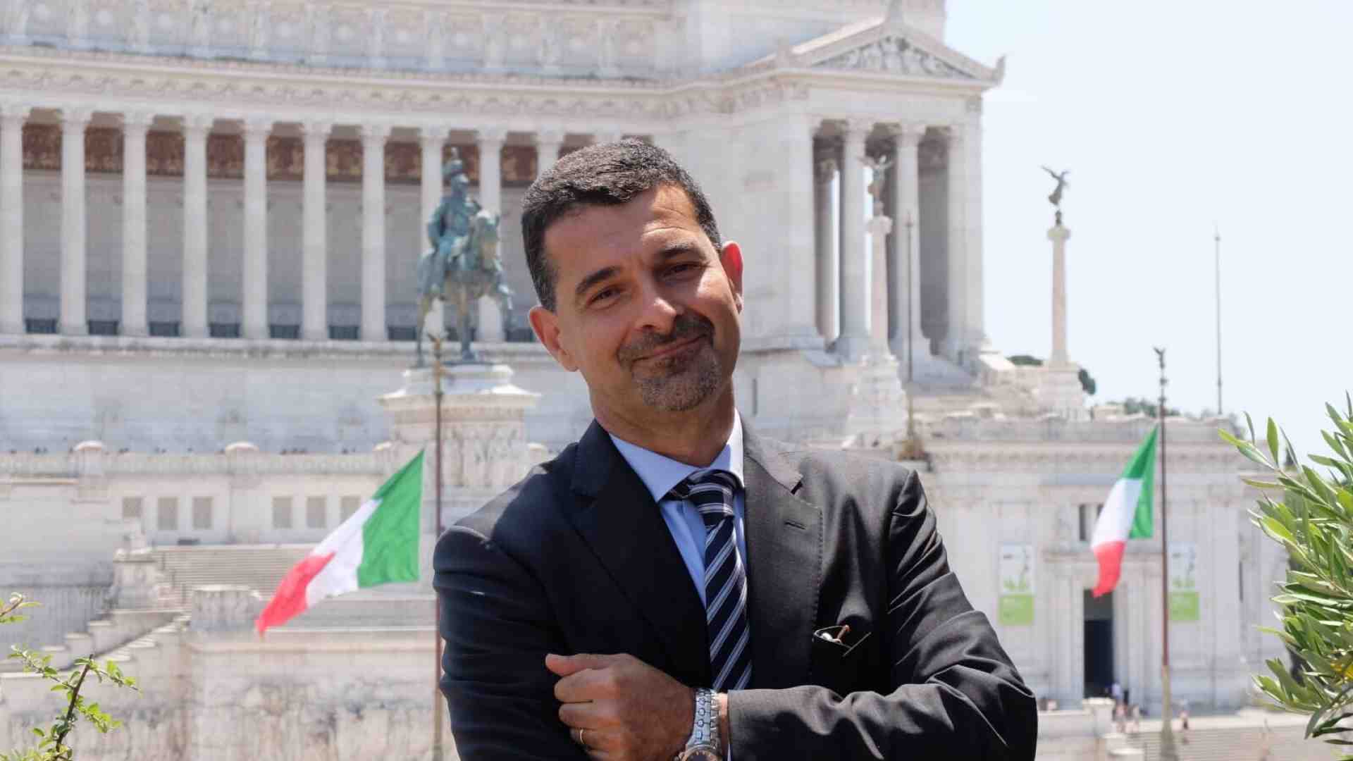 Immagine di Massimo Medugno, un anti-requiem per la carta