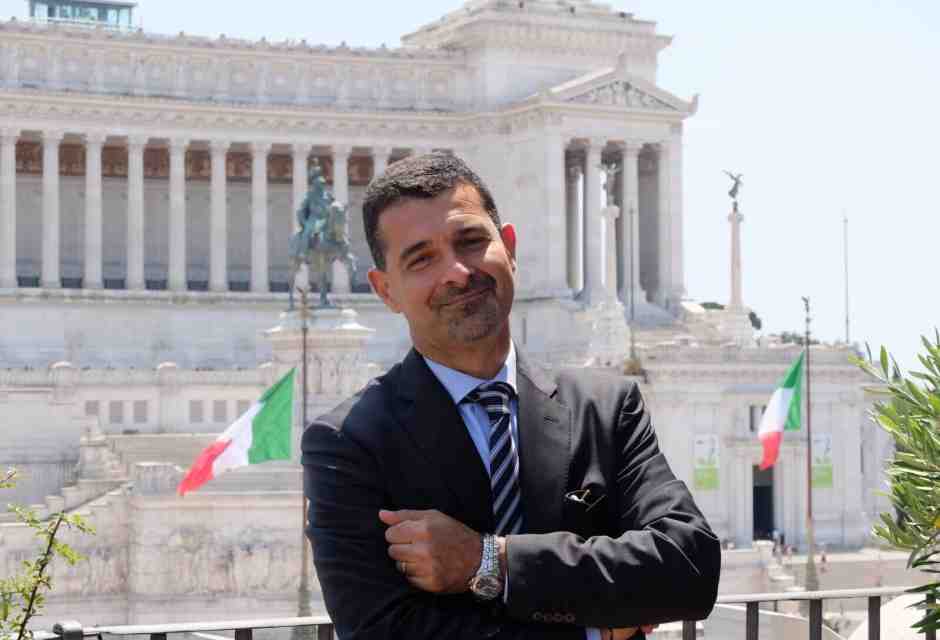 Massimo Medugno, un anti-requiem per la carta