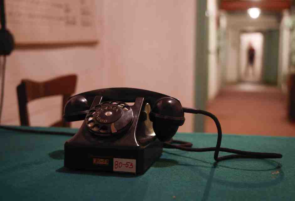 Il telefono fisso riconquista i giovani. Qualche consiglio per vivere tutti più felici