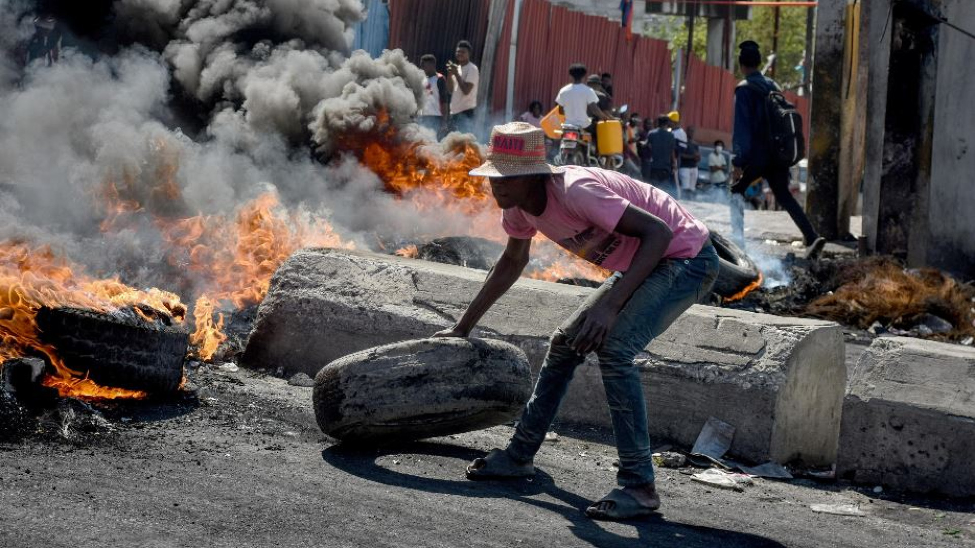 Immagine di Esplosione a a Port-au-Prince, ferito un vescovo