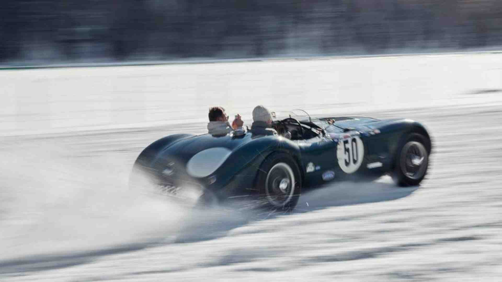 Immagine di Sul lago ghiacciato sfilano le auto più eleganti del mondo