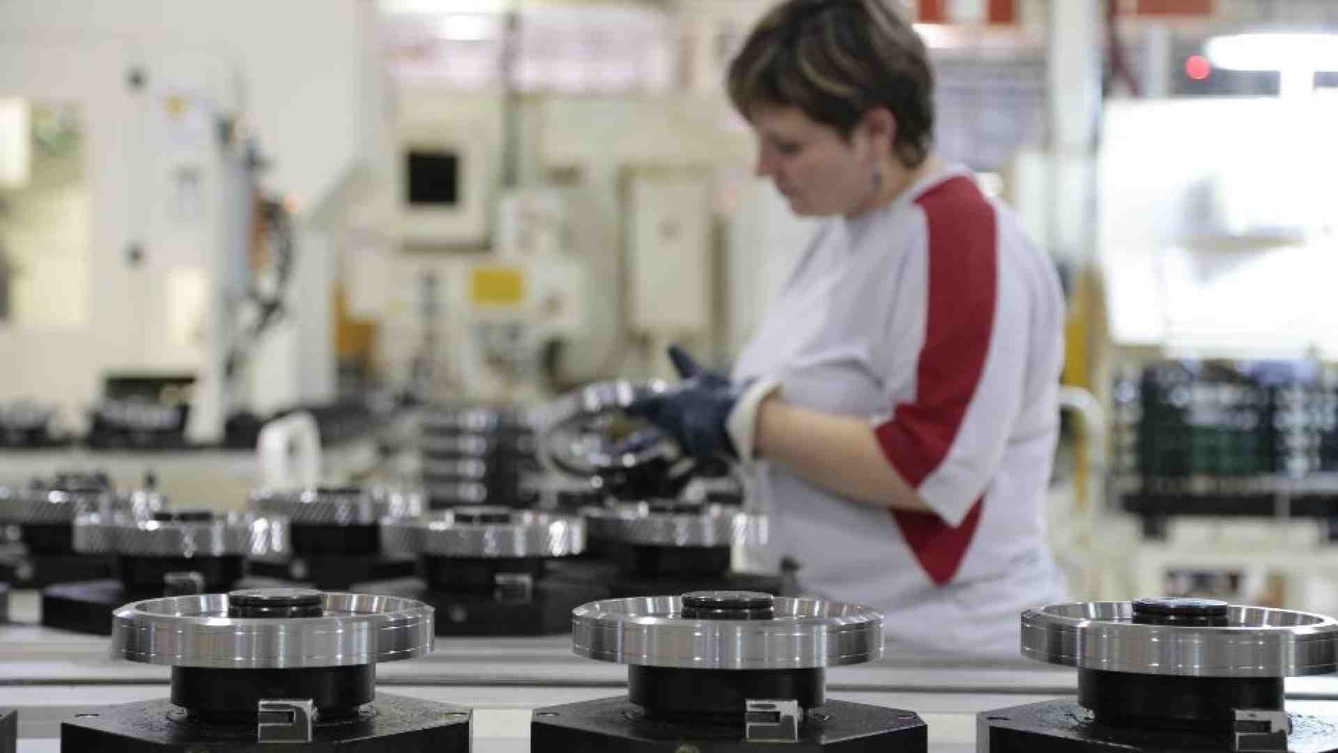 Immagine di Le richieste dei metalmeccanici: 35 ore di lavoro e 280 euro in più