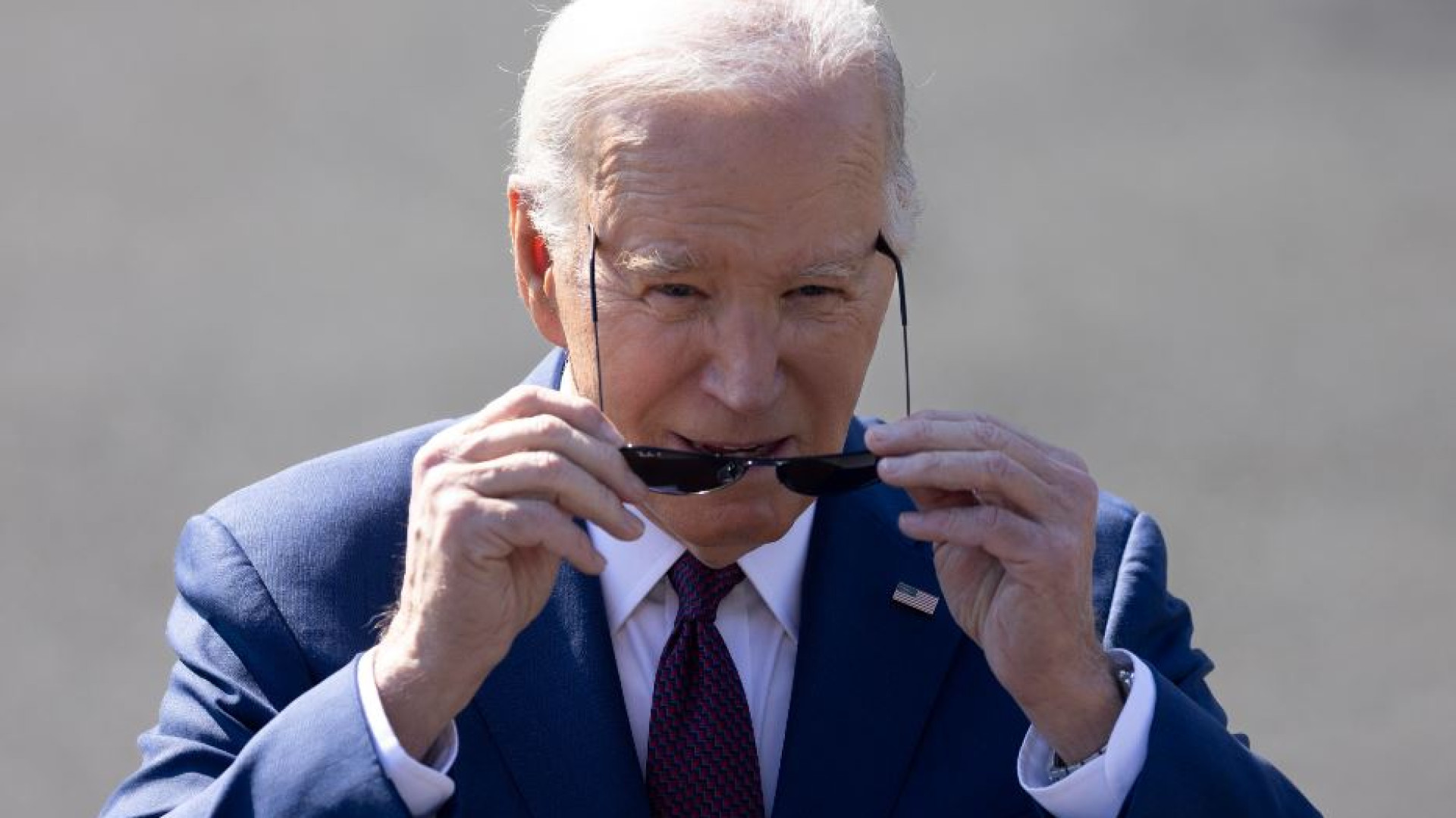 Immagine di L'ex talpa Fbi confessa: «Aiutato dai russi per infangare i Biden»