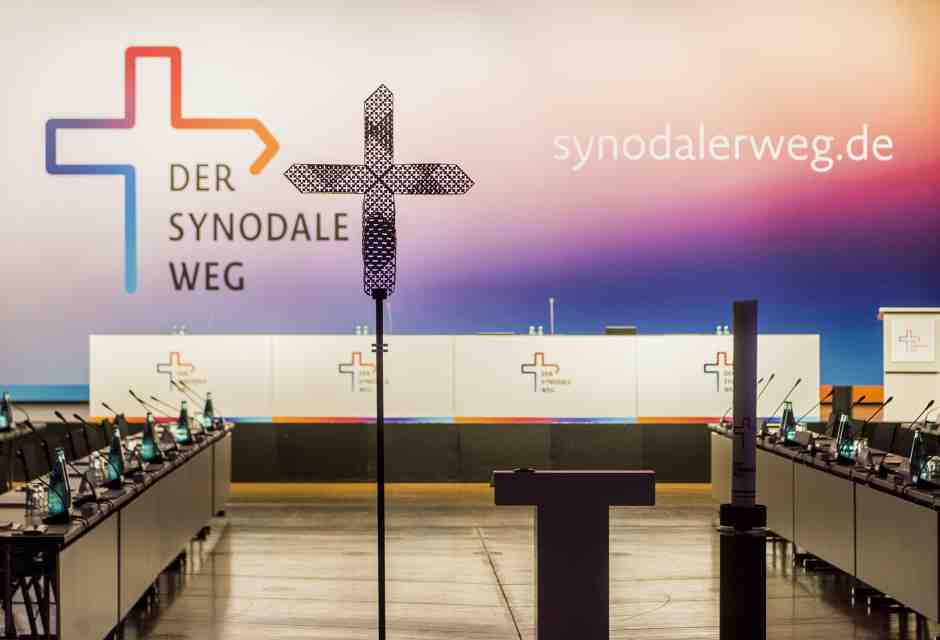 <span style="color: rgb(51, 51, 51); font-family: Roboto, sans-serif; font-size: 18px; text-align: right; caret-color: rgb(51, 51, 51);">Synodale Weg Maximilian von Lachner</span>