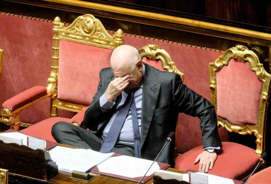 Una sola prova scritta per reclutare 700 magistrati. La pazza idea del governo