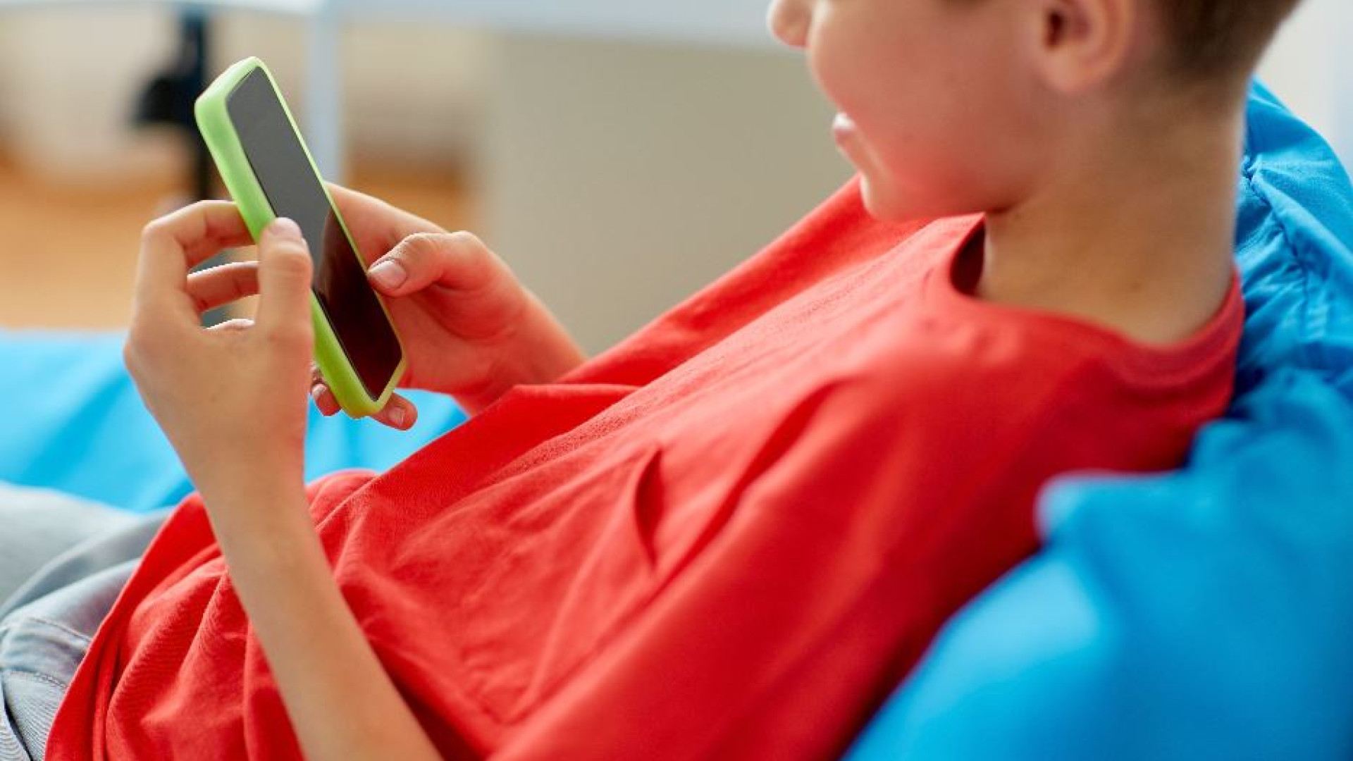 Immagine di Il ministro: «Niente smartphone in classe fino alle medie»