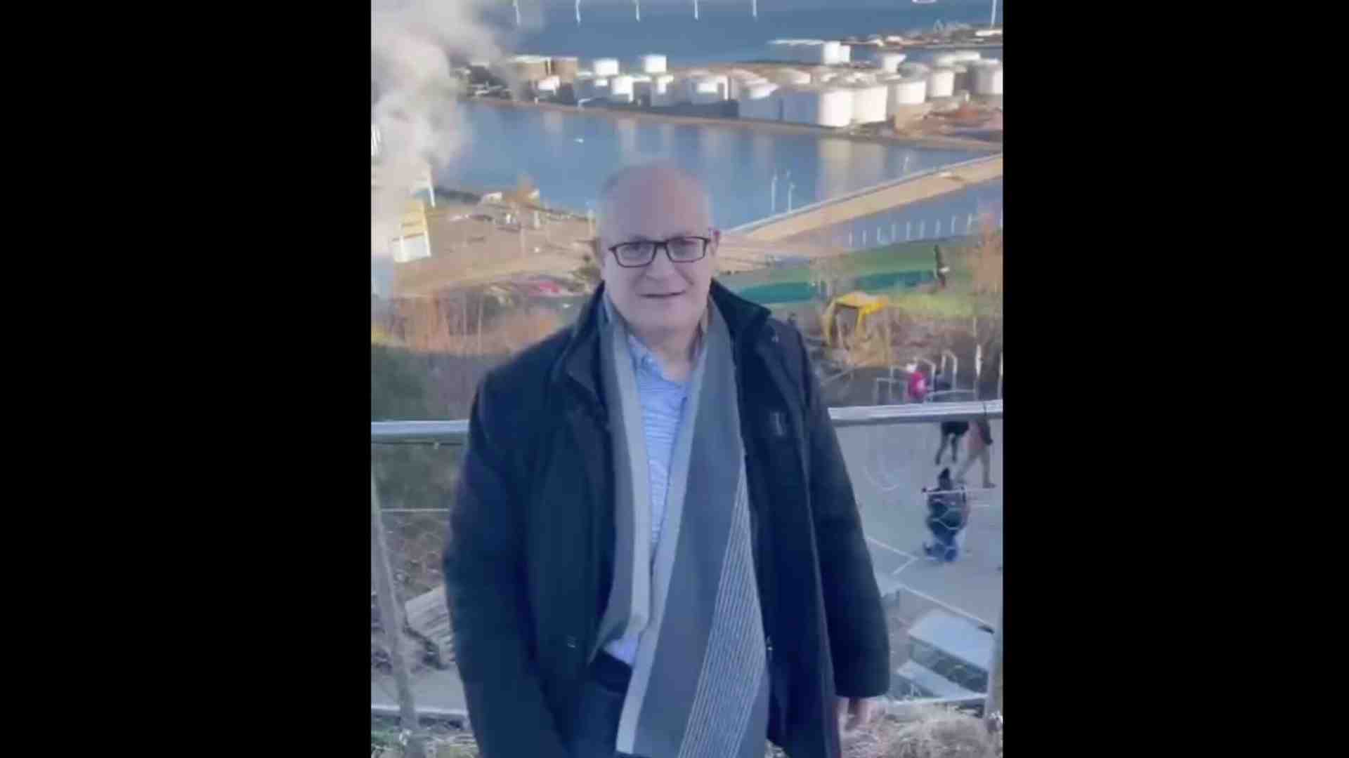 Immagine di Gualtieri parla alla sinistra dal termovalorizzatore di Copenaghen