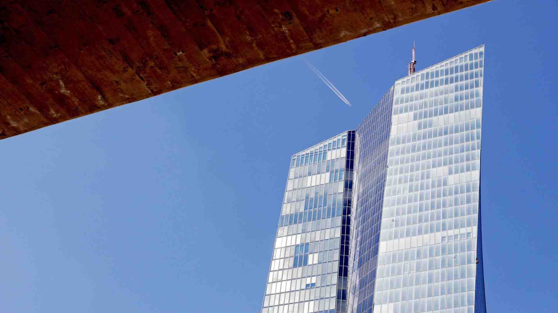 Immagine di La lotta all'inflazione manda in rosso anche i conti della Bce