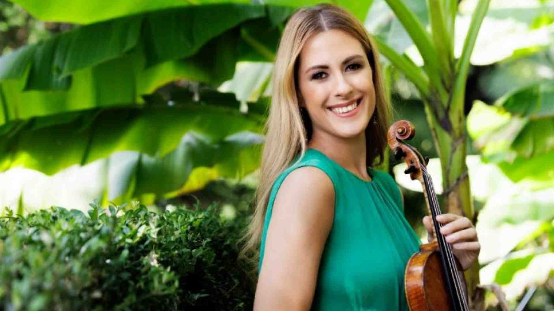 Immagine di Francesca Dego: «Sfido i cliché da solista e mamma»