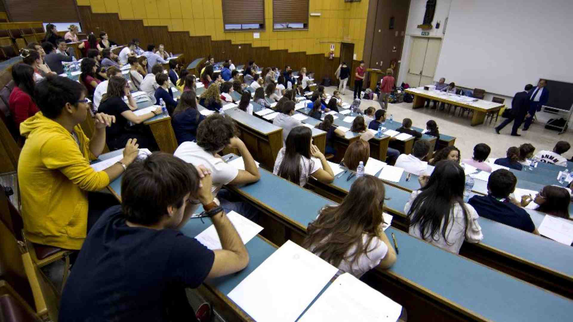 Immagine di Europee, sì al voto per gli studenti fuori sede. Cosa cambia