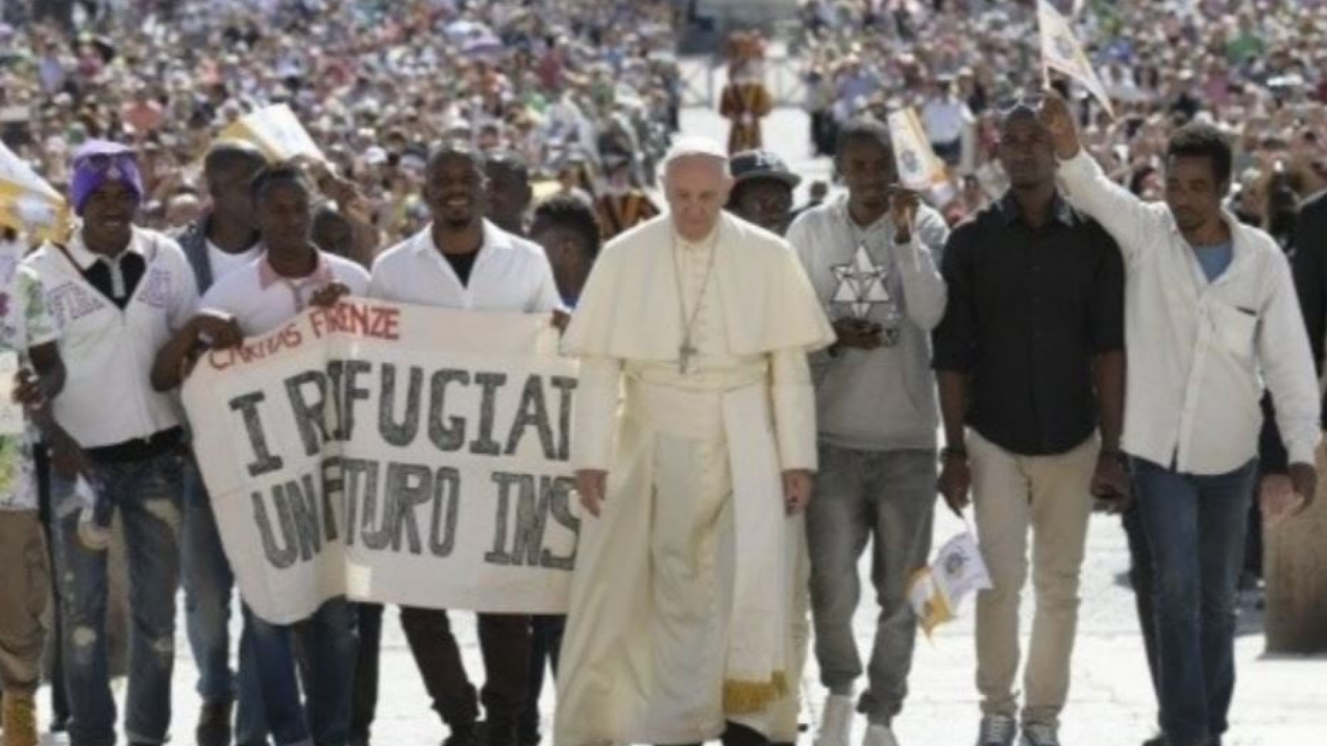 Immagine di Il Papa per i migranti: Dio cammina con il suo popolo