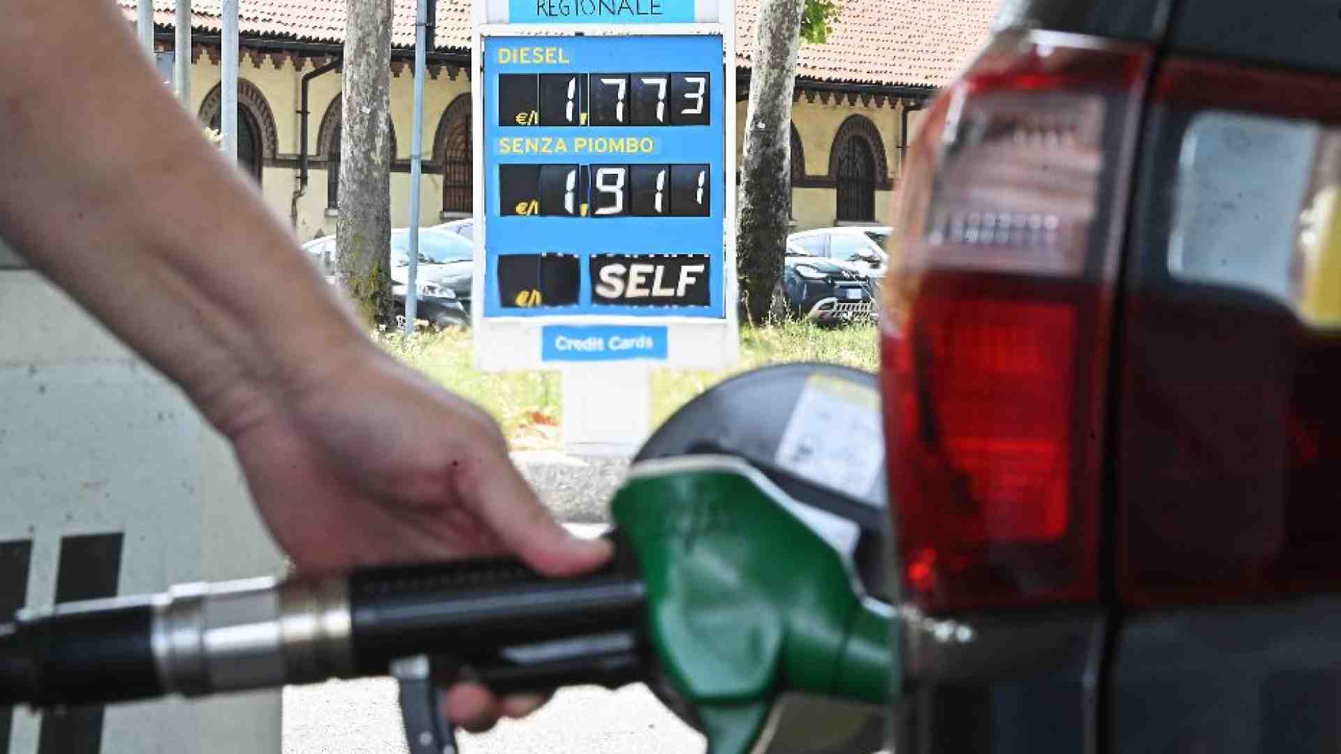 Immagine di Benzina, il Consiglio di Stato boccia i cartelli sul prezzo medio regionale