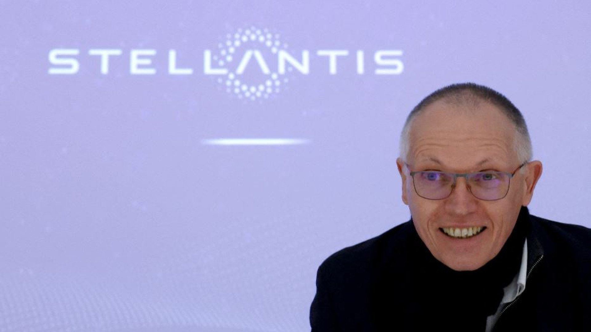 Immagine di Stellantis, quanto guadagnano il presidente John Elkann e l'ad Carlos Tavares
