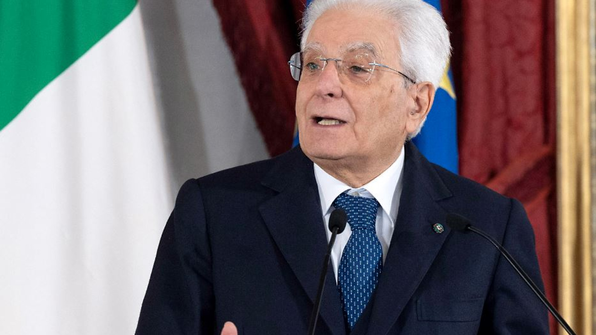 Immagine di Il manichino incendiato, la solidarietà di Mattarella a Meloni