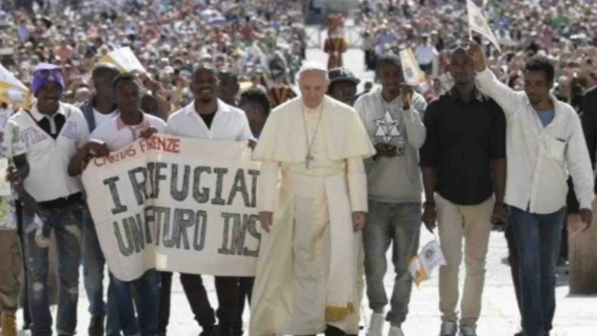 Immagine di Il Papa per i migranti: Dio cammina con il suo popolo