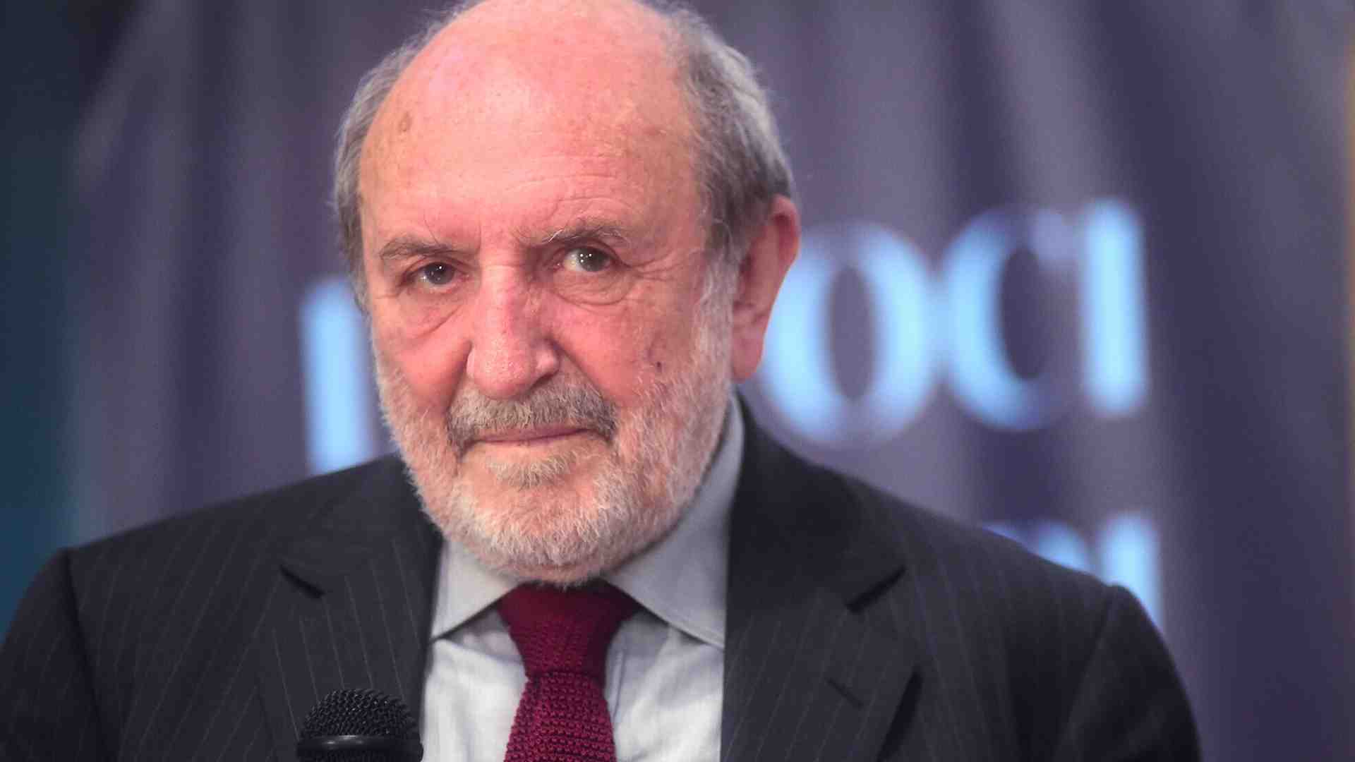Immagine di Genitori, non fate gli amici dei figli. Il consiglio di Umberto Galimberti